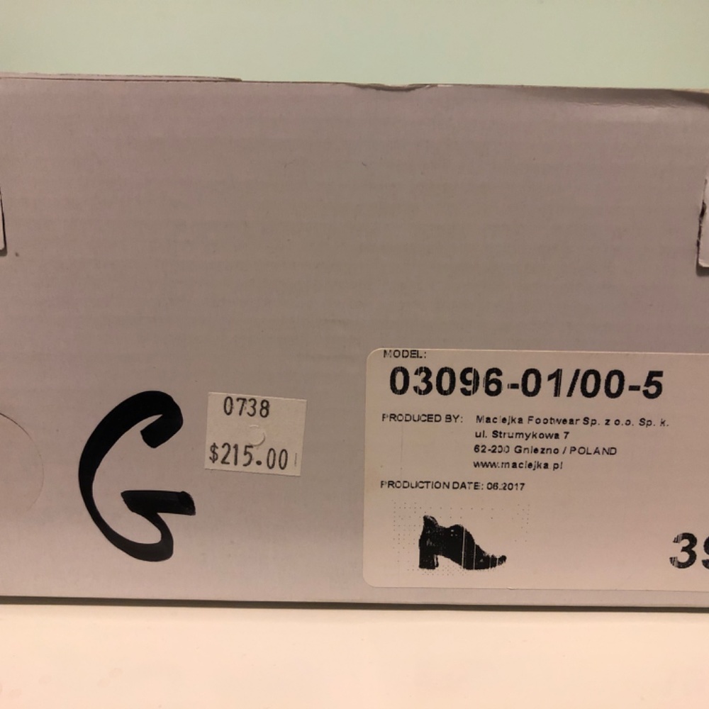 Boots - Picture 4 of 4